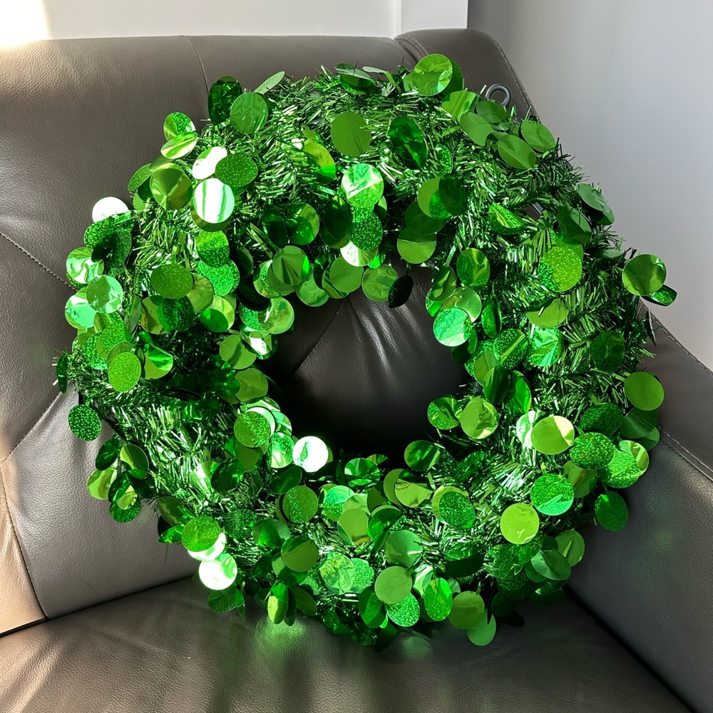 Green tinsel wreath